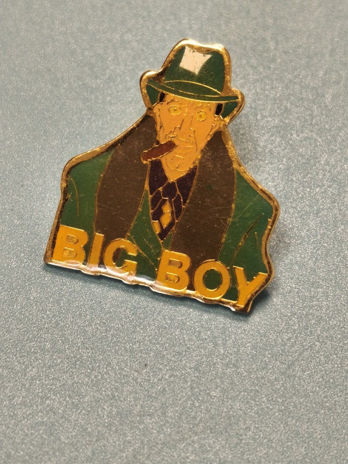 Vintage pin's BIG BOY émaillé vert personnage chapeau cigare collection
