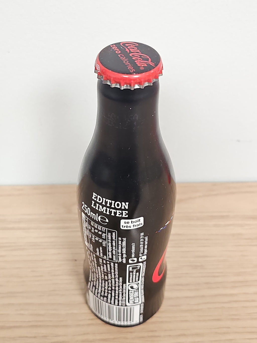 Bouteille Coca-Cola pleine UEFA Euro 2016 édition spéciale boisson gazeuse Franc