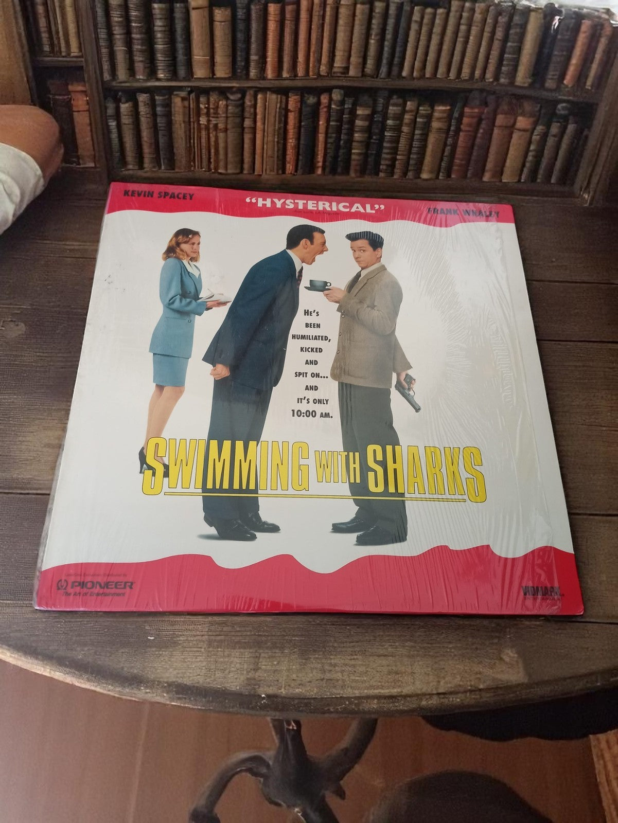Laserdisc Swimming with Sharks Pioneer film vintage, jaquette anglaise, cinéma