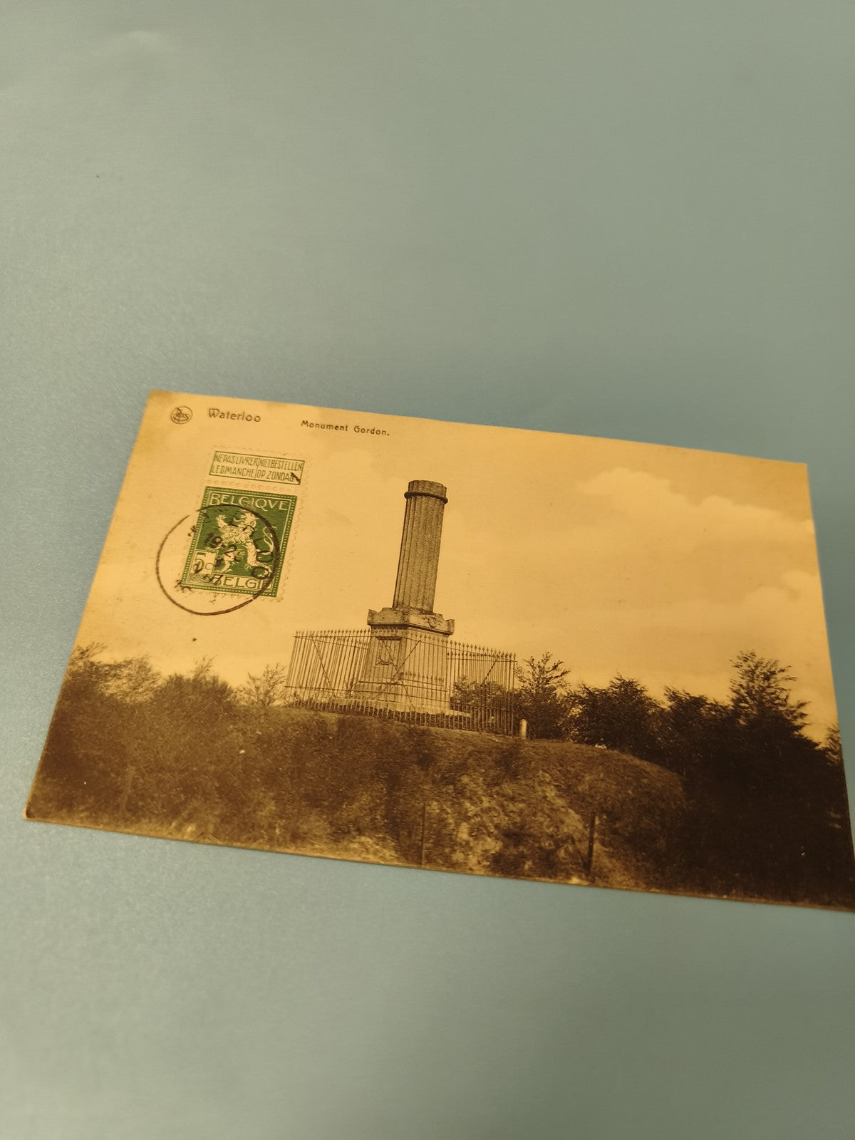 Carte postale ancienne Waterloo Monument Gordon timbre Belgique vintage