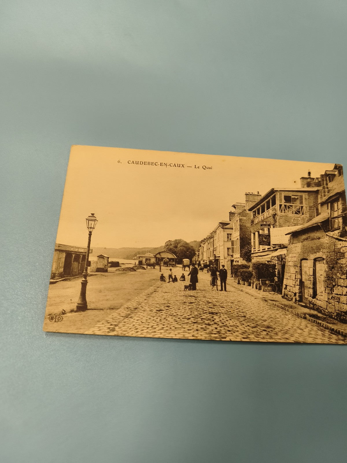 Ancienne carte postale animée Caudebec-en-Caux Le Quai vintage France (Ref 1)