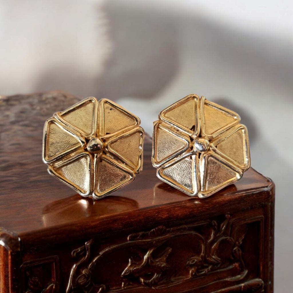 Paire boucles d?oreilles vintage années 70, dorure sur métal, pinces, hexagone