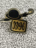 Pin's vintage B&H chapeau melon parapluie, badge rétro années 80 (Ref 7)