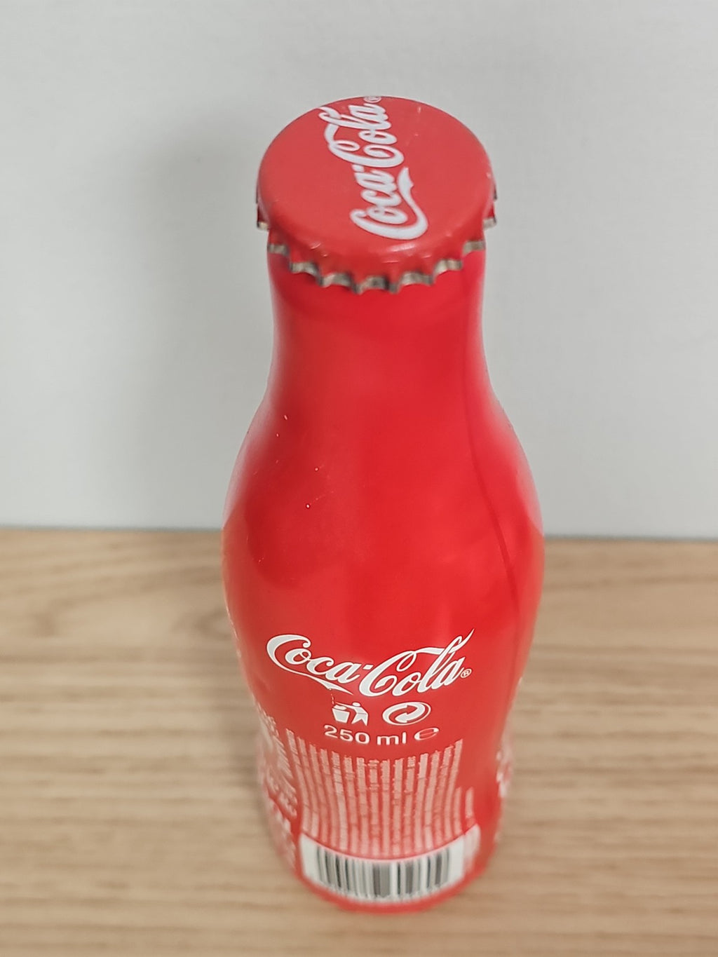 Bouteille Coca Cola pleine, édition spéciale, boisson gazeuse, objet décoratif