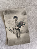 Carte photo Bonne Année enfant garçon houx CPA ancienne noir et blanc