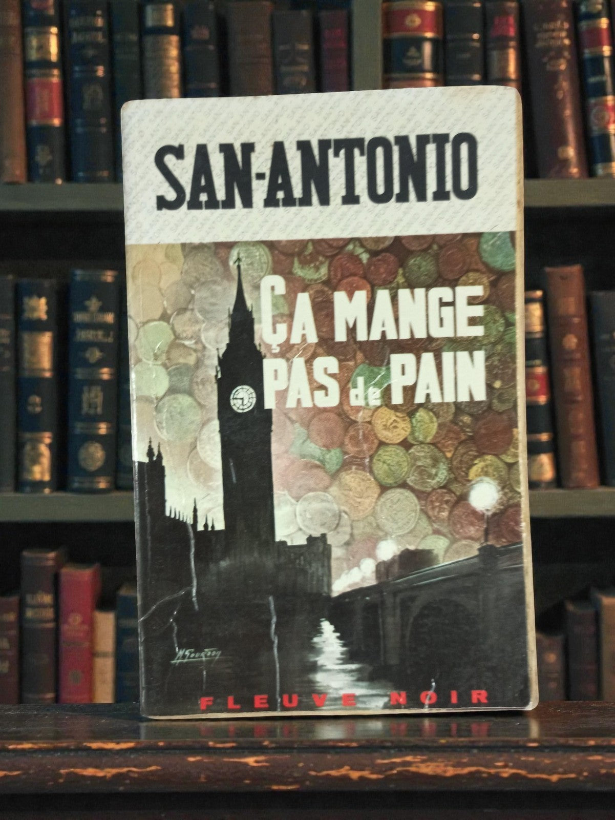 Livre poche polar vintage San-Antonio Ça mange pas de pain Fleuve Noir ancien
