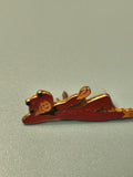 Vintage pin's joker émaillé silhouette rouge, collection ancien badge (Ref 8)