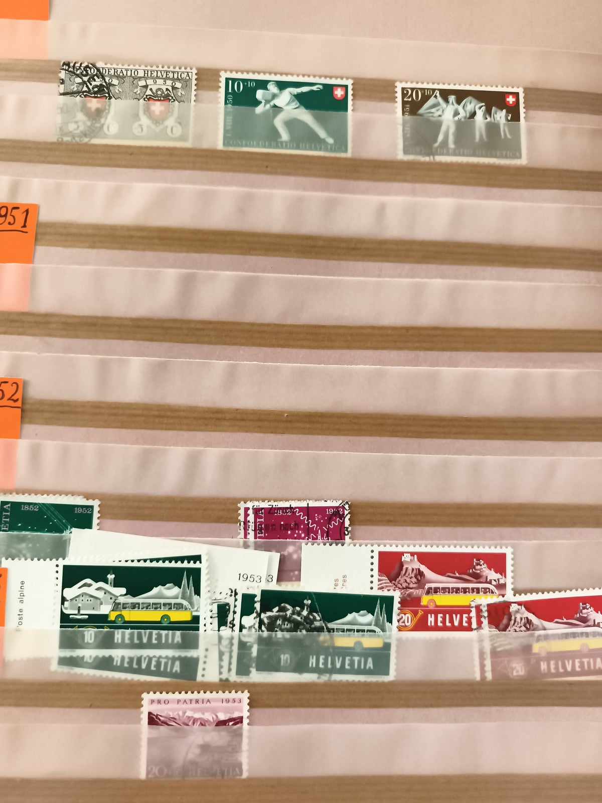 Timbres Suisse Helvetia années 1950 sport transport paysages philatélie