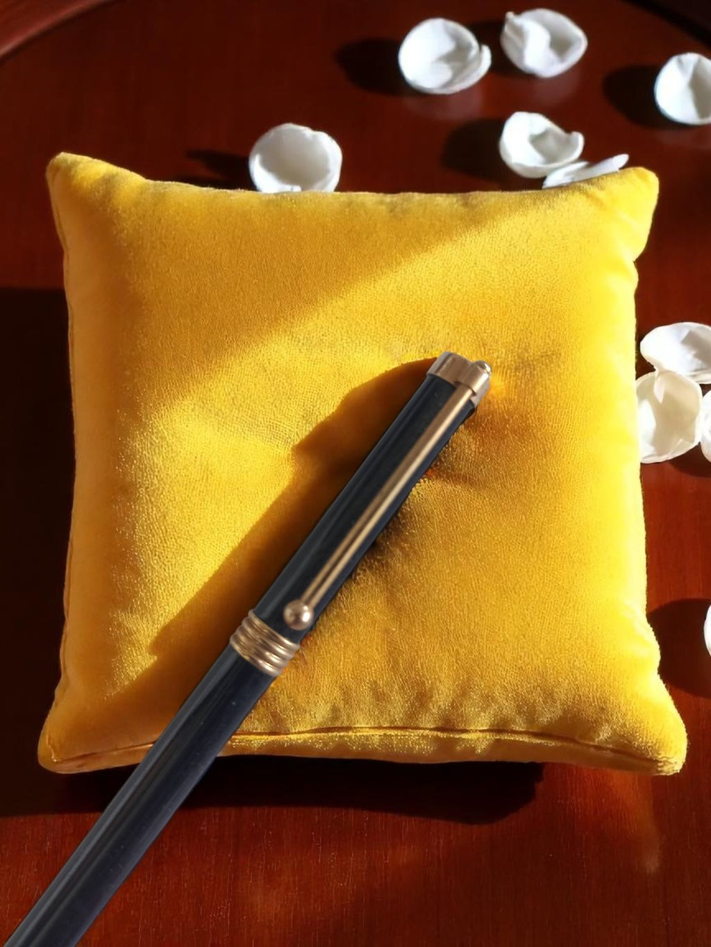 Stylo à bille vintage noir finition dorée, ancien stylo bille rétro