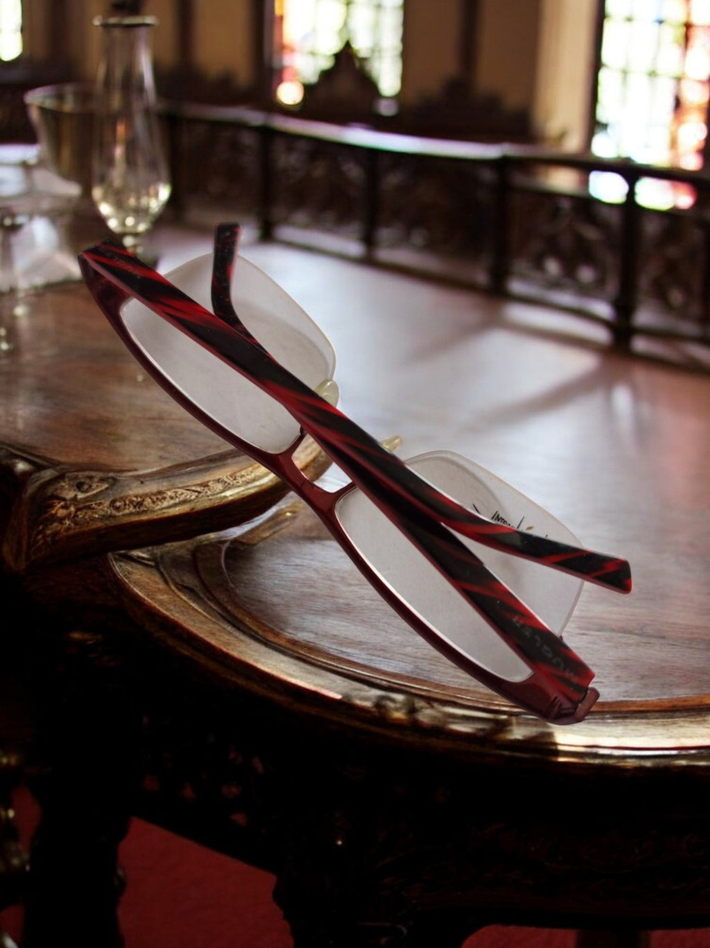 Monture lunettes vintage Thierry Mugler rouge demi-cerclée, signé, deadstock