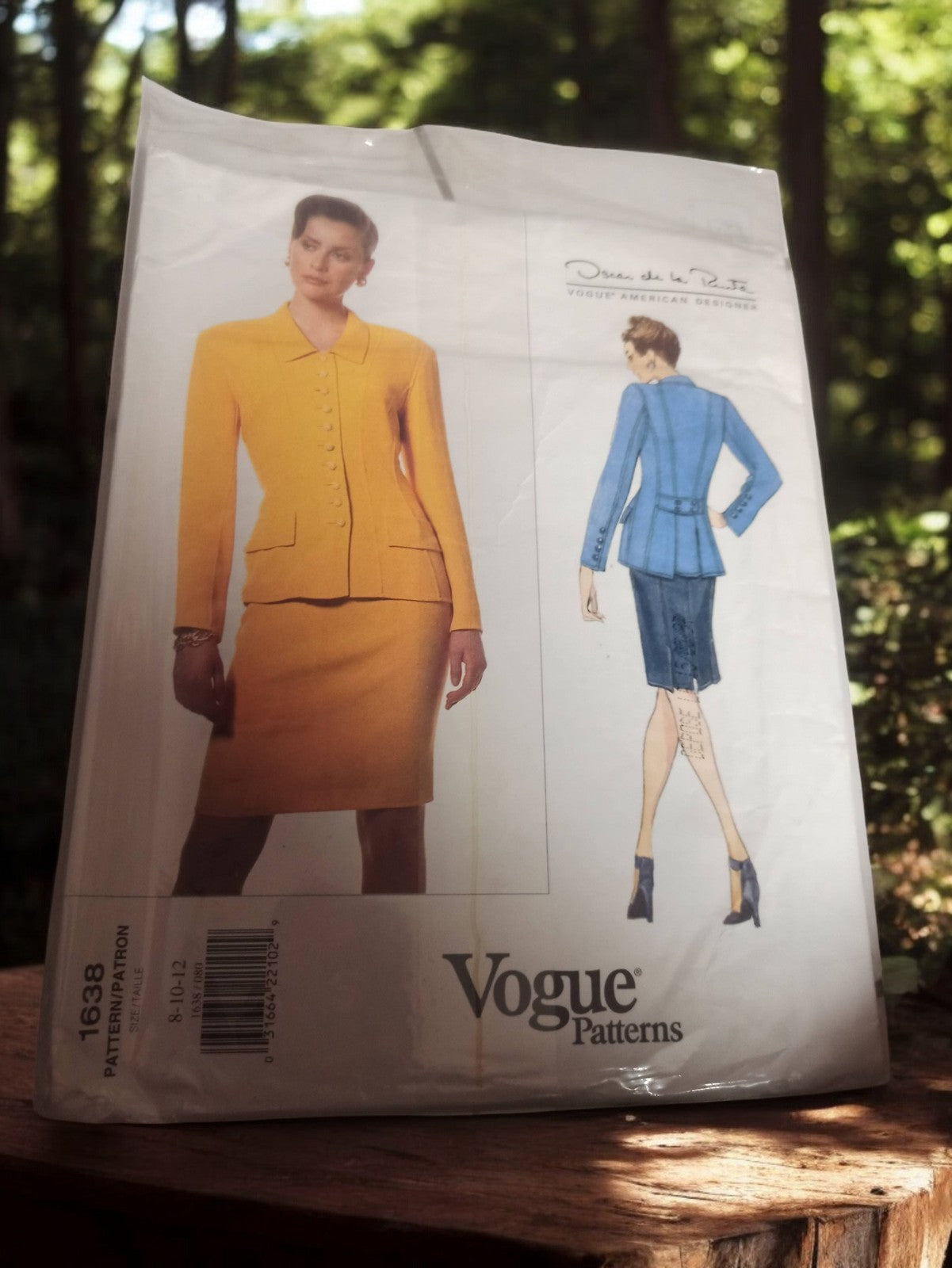 Patron couture Vogue 1638 Oscar de la Renta tailleur jupe vintage rétro