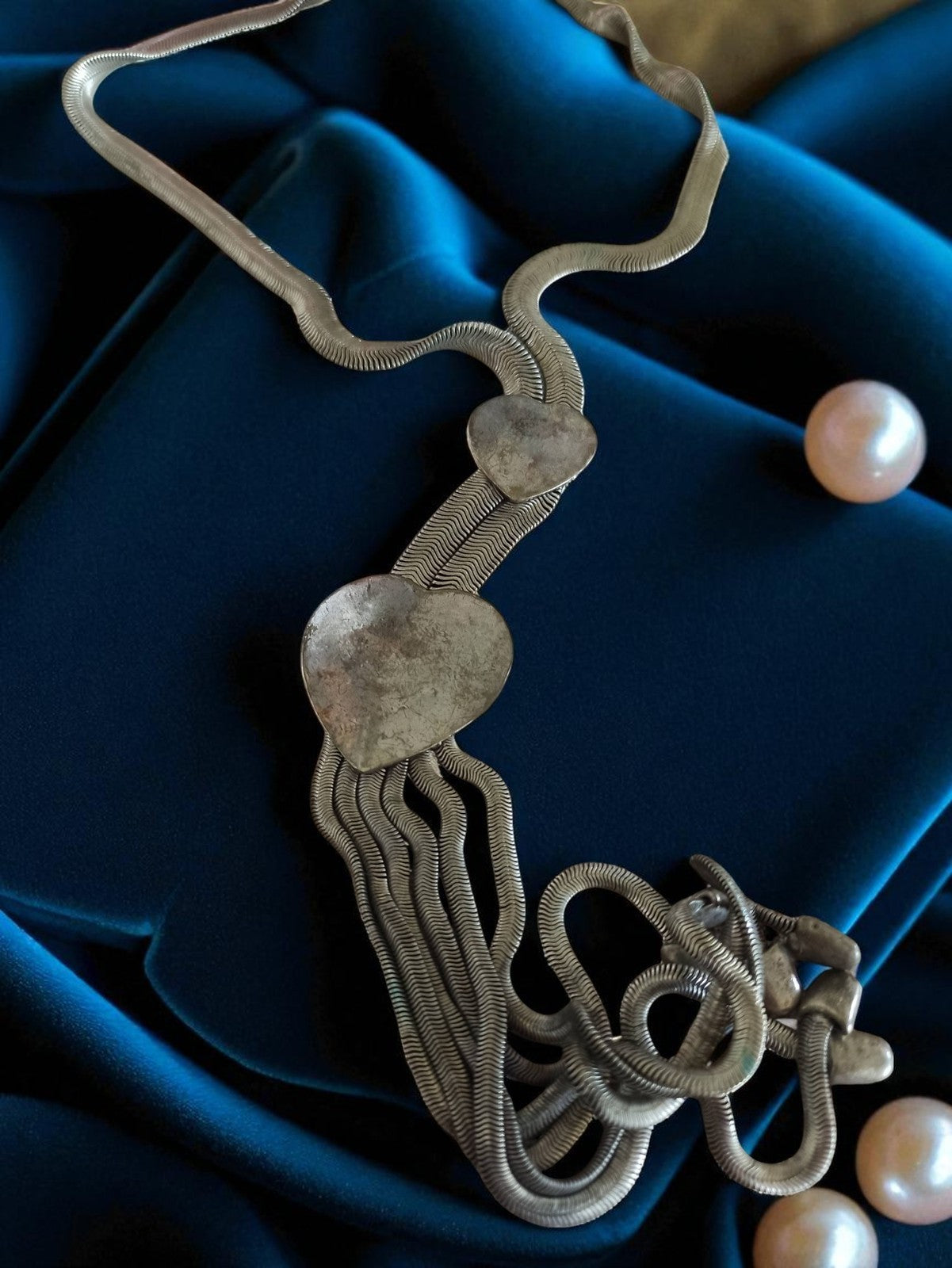 Collier vintage métal massif, design c?ur, pièce unique, bijou rétro femme