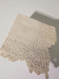 Serviette ancienne brodée dentelle vintage années 50 linge rétro déco