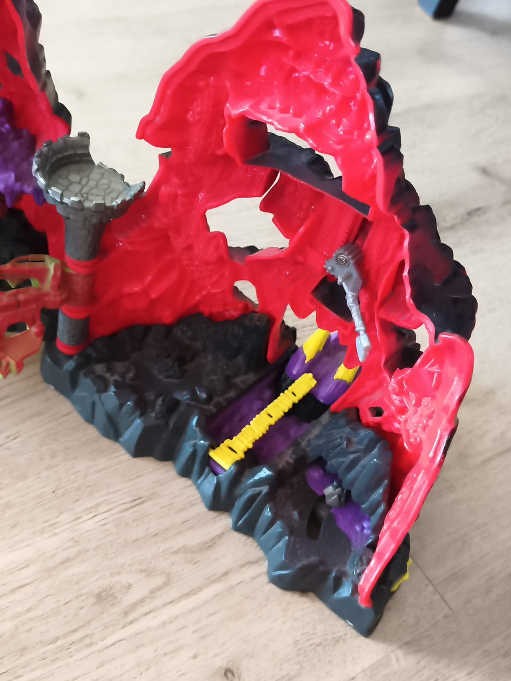 Playset Mighty Max vintage volcan crâne rouge noir figurines années 90