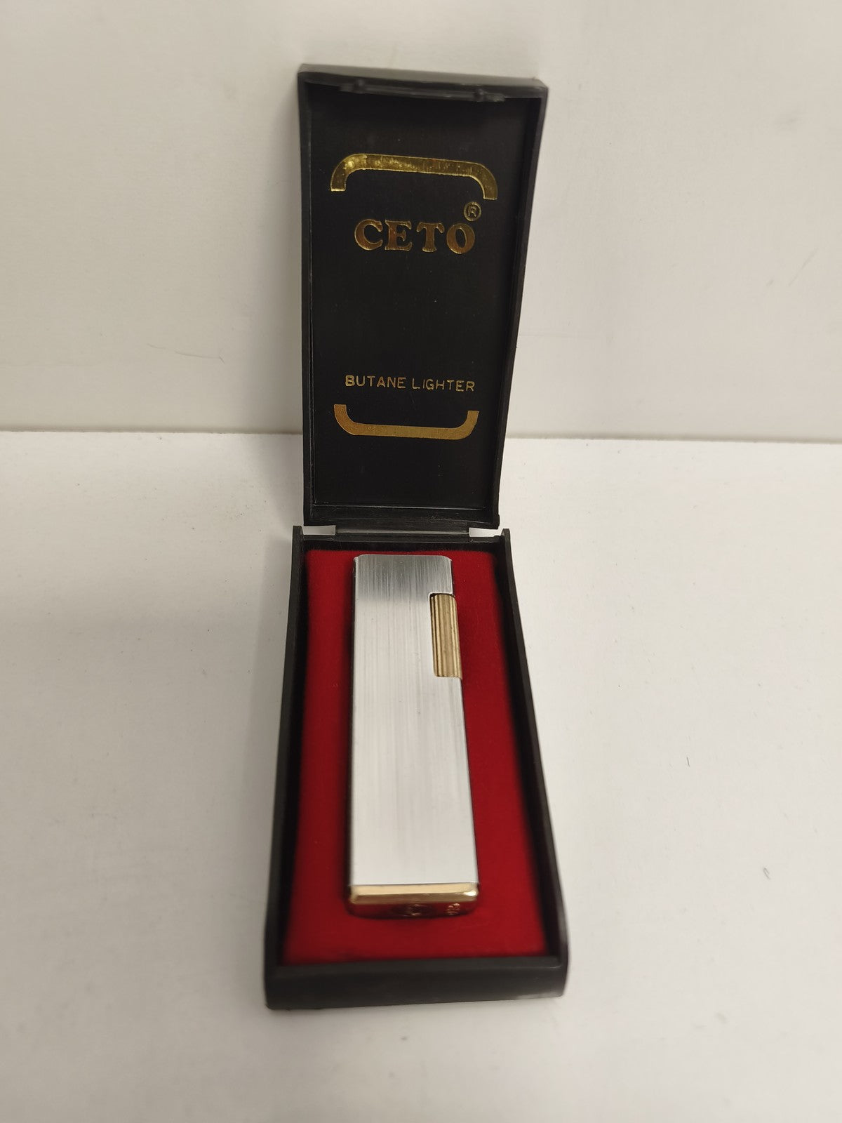 Briquet ancien Ceto butane, finition brossée, étui d?origine, vintage 70s