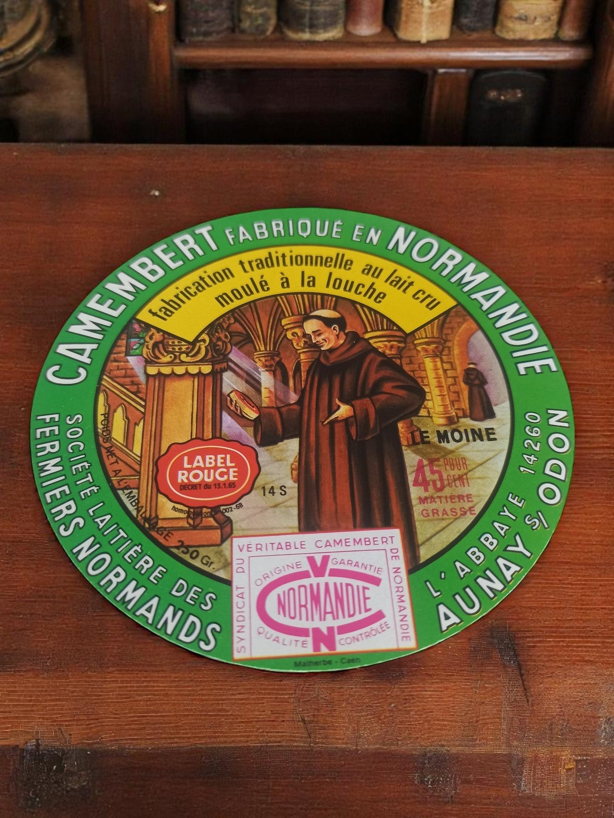 Étiquette fromagère vintage Camembert Normandie Le Moine Label Rouge ancienne