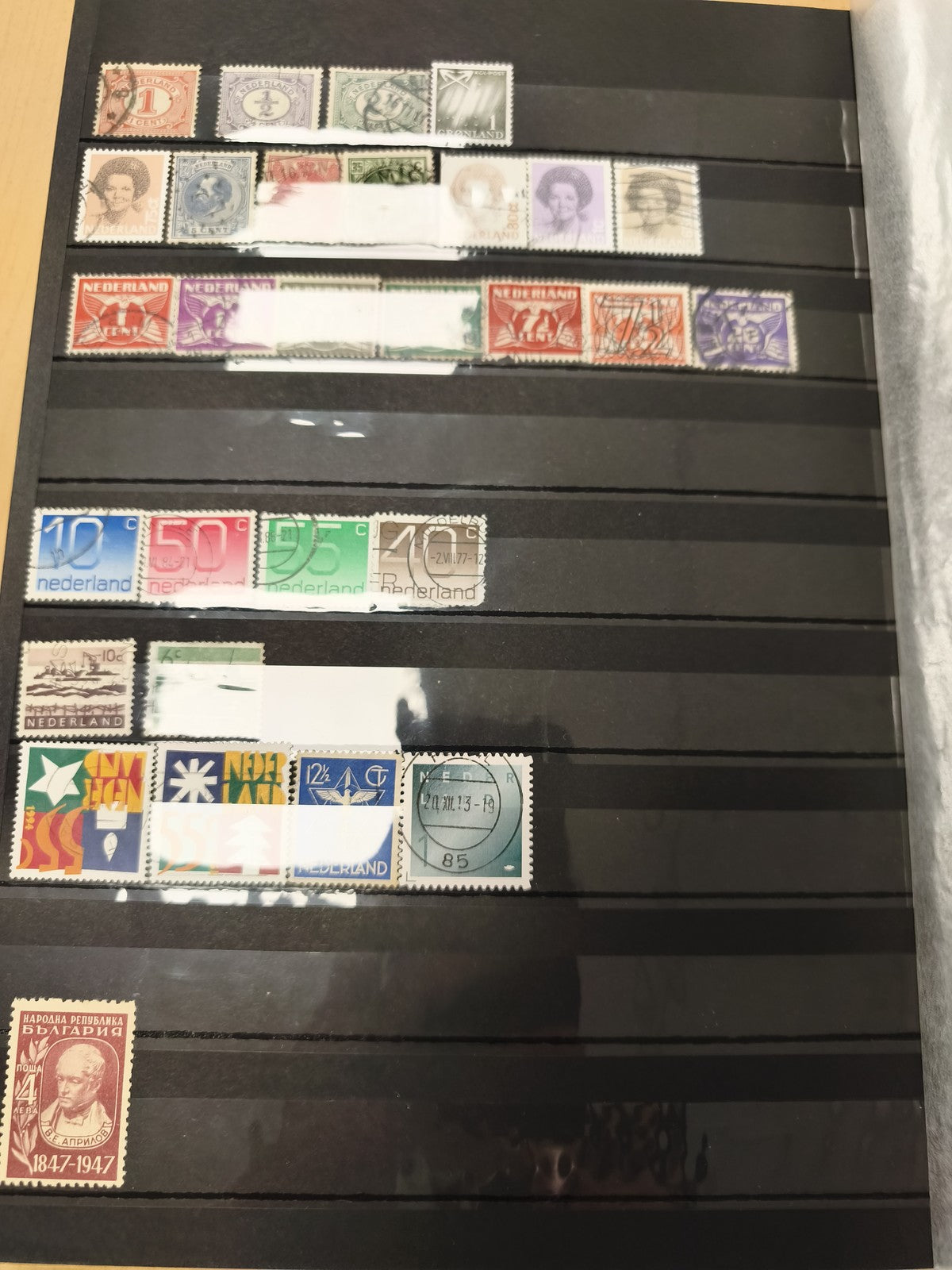 Lot de timbres divers Europe, multicolores, oblitérés et neufs, support exclu