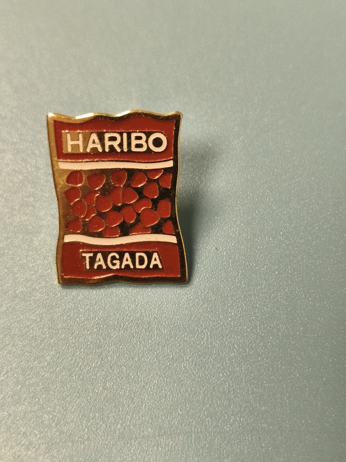 Pin's vintage HARIBO Tagada rouge ancien collection publicitaire (Ref 17)