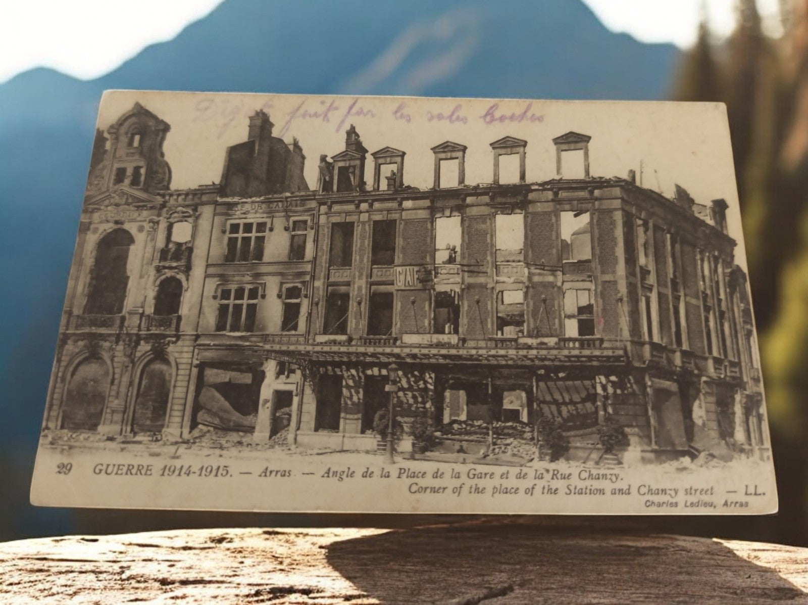 Carte postale ancienne Arras Guerre 1914-1915 photo ruines Place Gare Chanzy