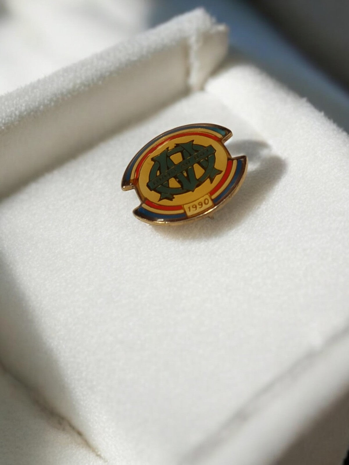 Pin's Olympique de Marseille 1990 vintage, badge rétro OM football ancien