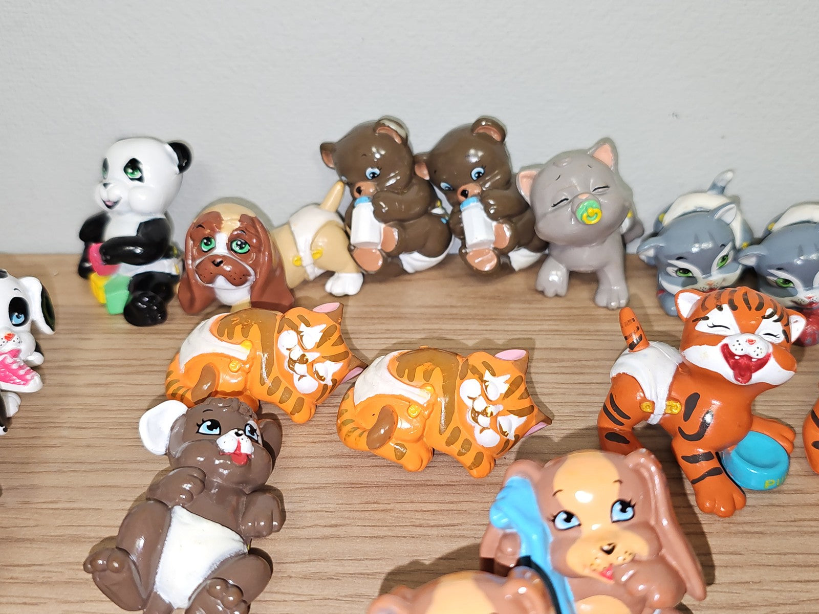 Lot de petites figurines Babies vintage ancien, collection rétro rare à découvri