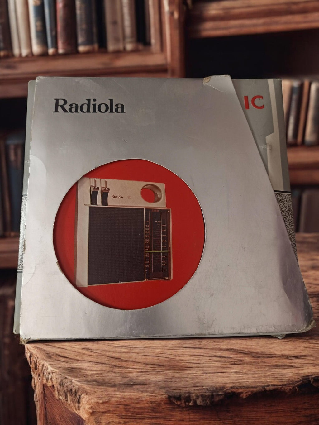 Radio vintage Radiola avec boîte d'origine, design rétro ancien rare