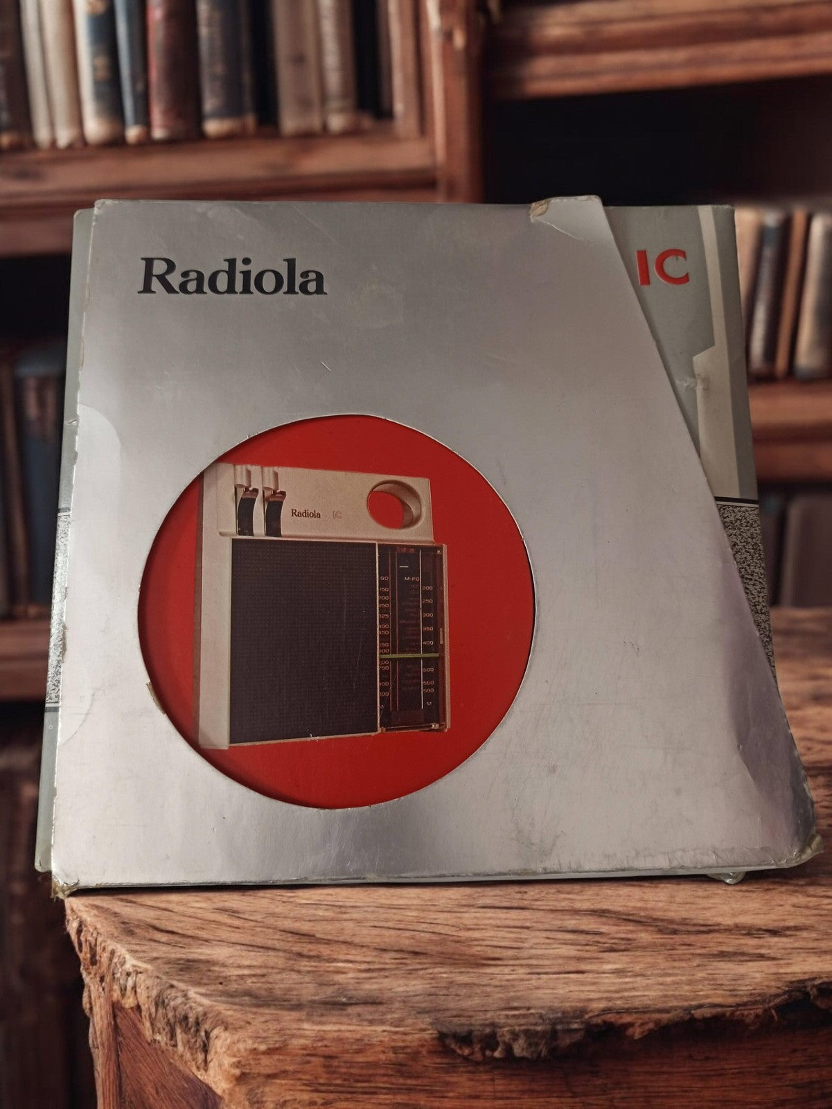 Radio vintage Radiola avec boîte d'origine, design rétro ancien rare