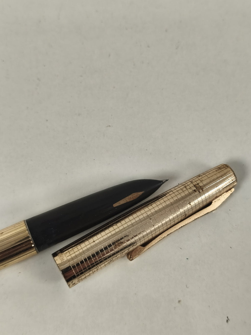 Stylo plume Wing Sung doré, finition striée, élégant stylo d?occasion