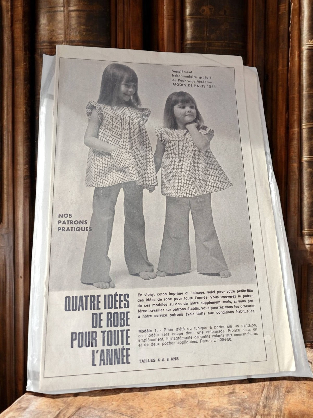 Patron couture ancien Modes de Paris 1384, robe enfant rétro vintage, années 60