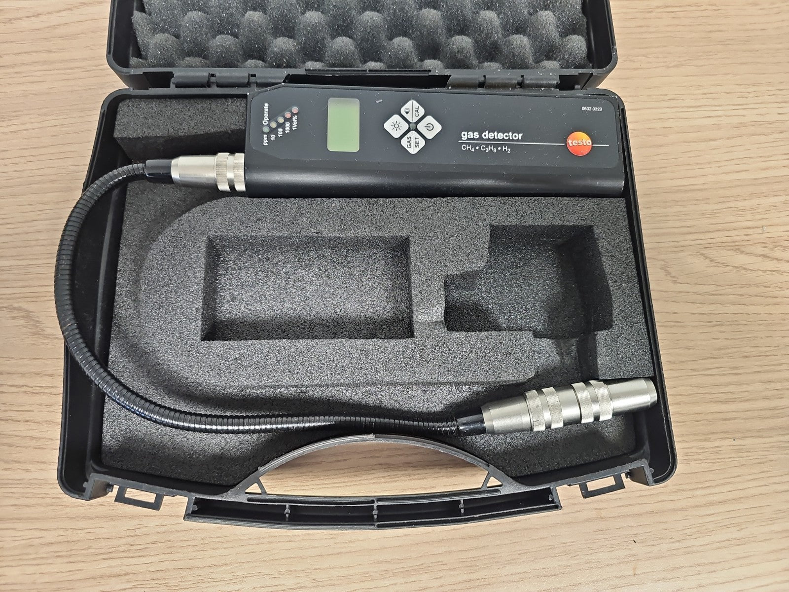 Détecteur de gaz Testo 0632 0323 CH4 C3H8 H2 avec mallette, non testé