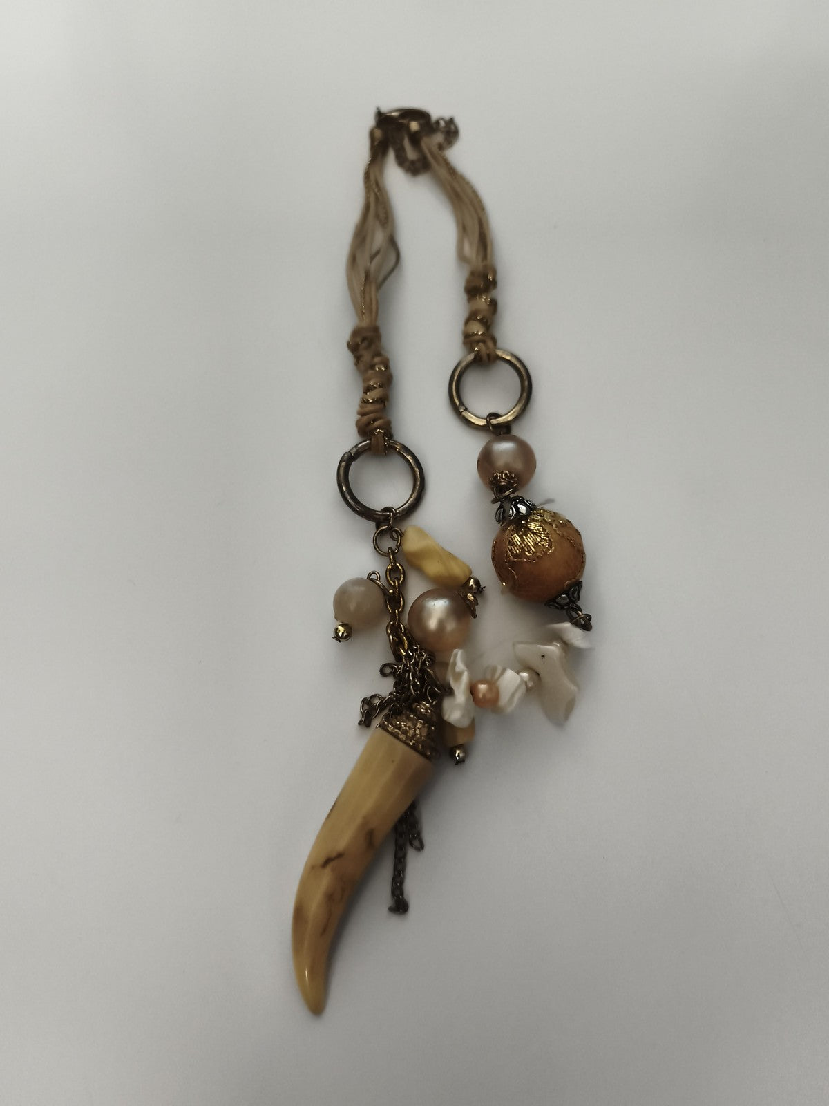 Collier pendentif vintage style griffe perles beige doré bijou fantaisie