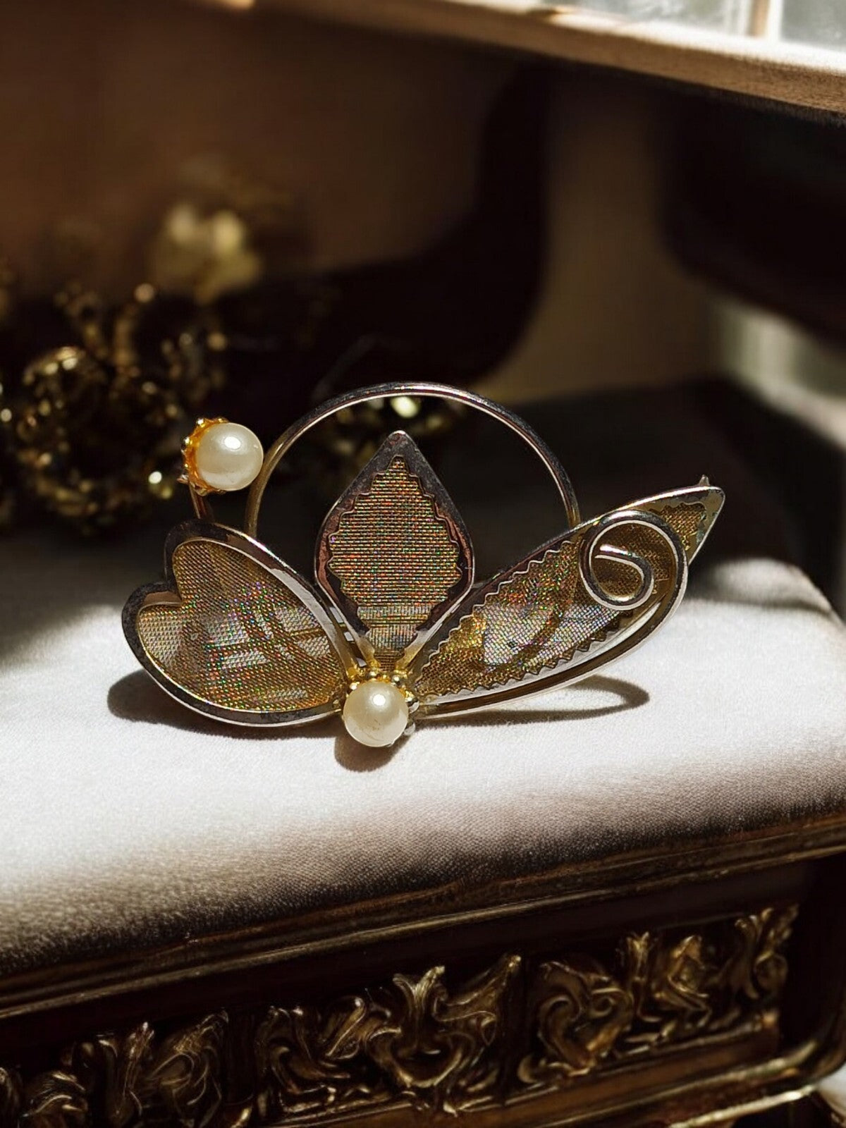 Broche vintage feuille émaillée années 60, perles, bijou fantaisie ancien