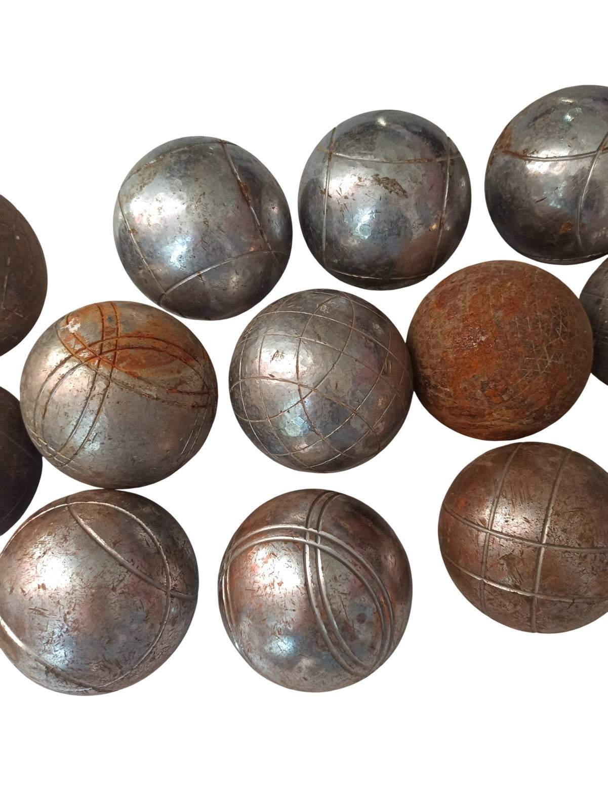 Boules de pétanque anciennes vintage lot 13 pièces, gravure, aspect métal rétro