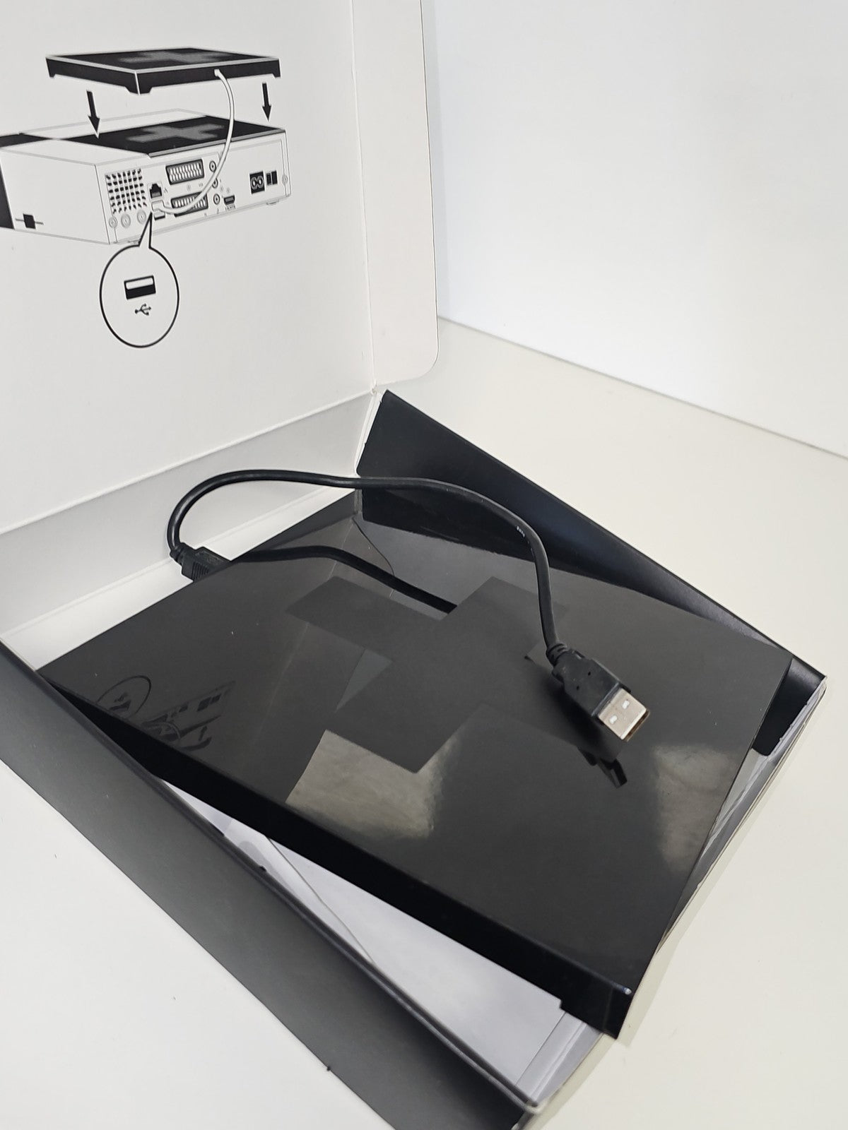 Décodeur Canal+ Le Cube CanalSat d'occasion, récepteur TV satellite, télécommand