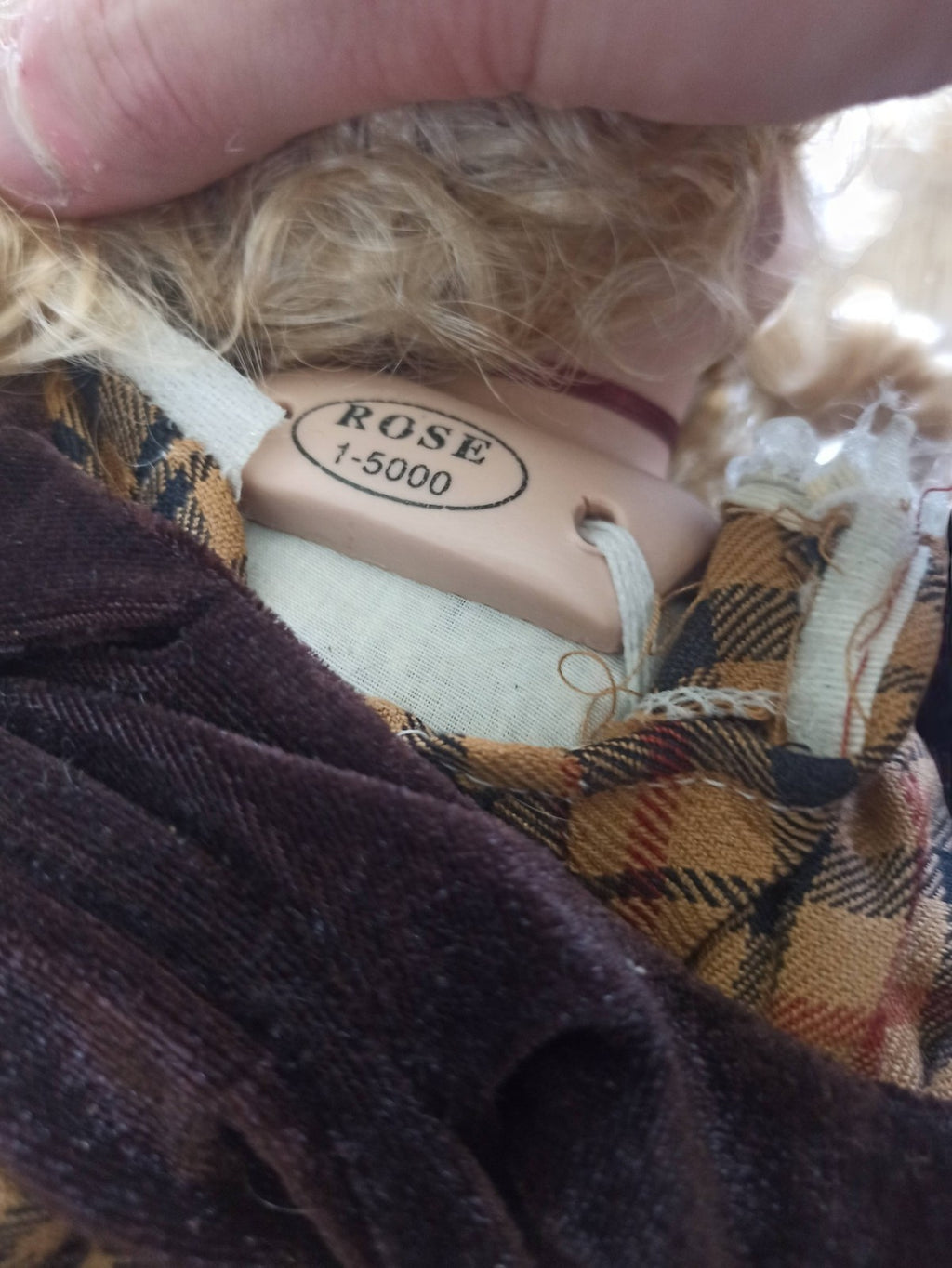 Poupées anciennes de collection numérotées Rose vintage, tenue écossaise, lot de