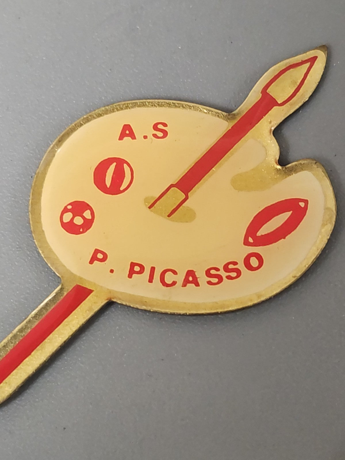 Vintage pin's ancien AS Picasso rare collection rétro badge broche club football