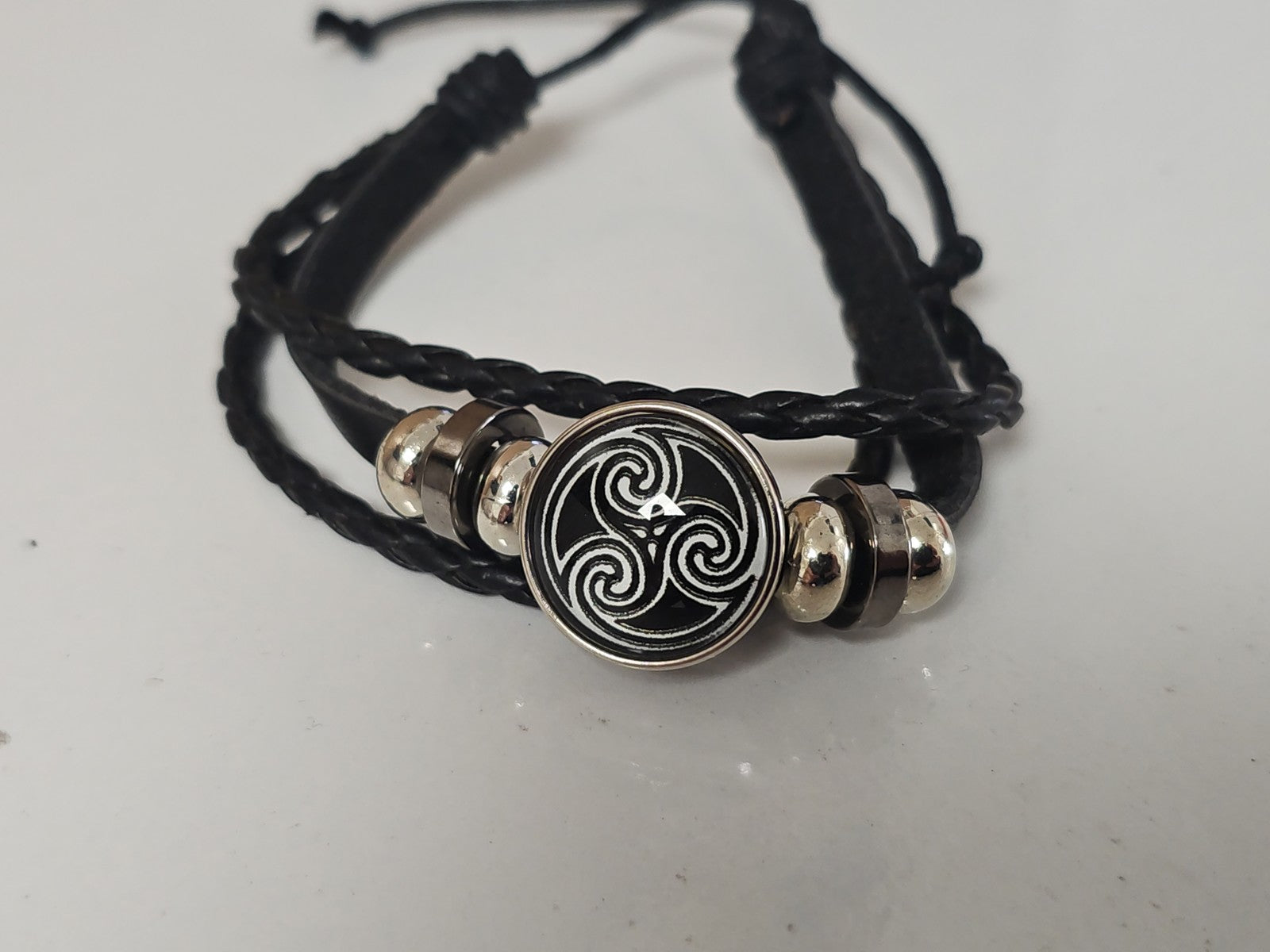 Bracelet fantaisie élégant femme accessoire mode bijou occasion tendance