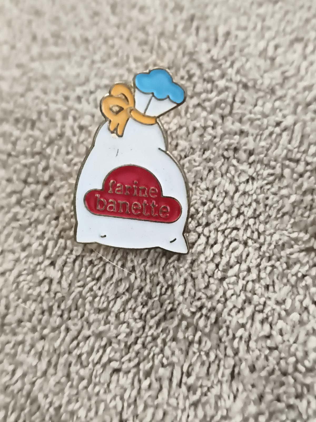 Pin's vintage Farine Banette sac publicitaire émaillé années 90 (Ref 5)