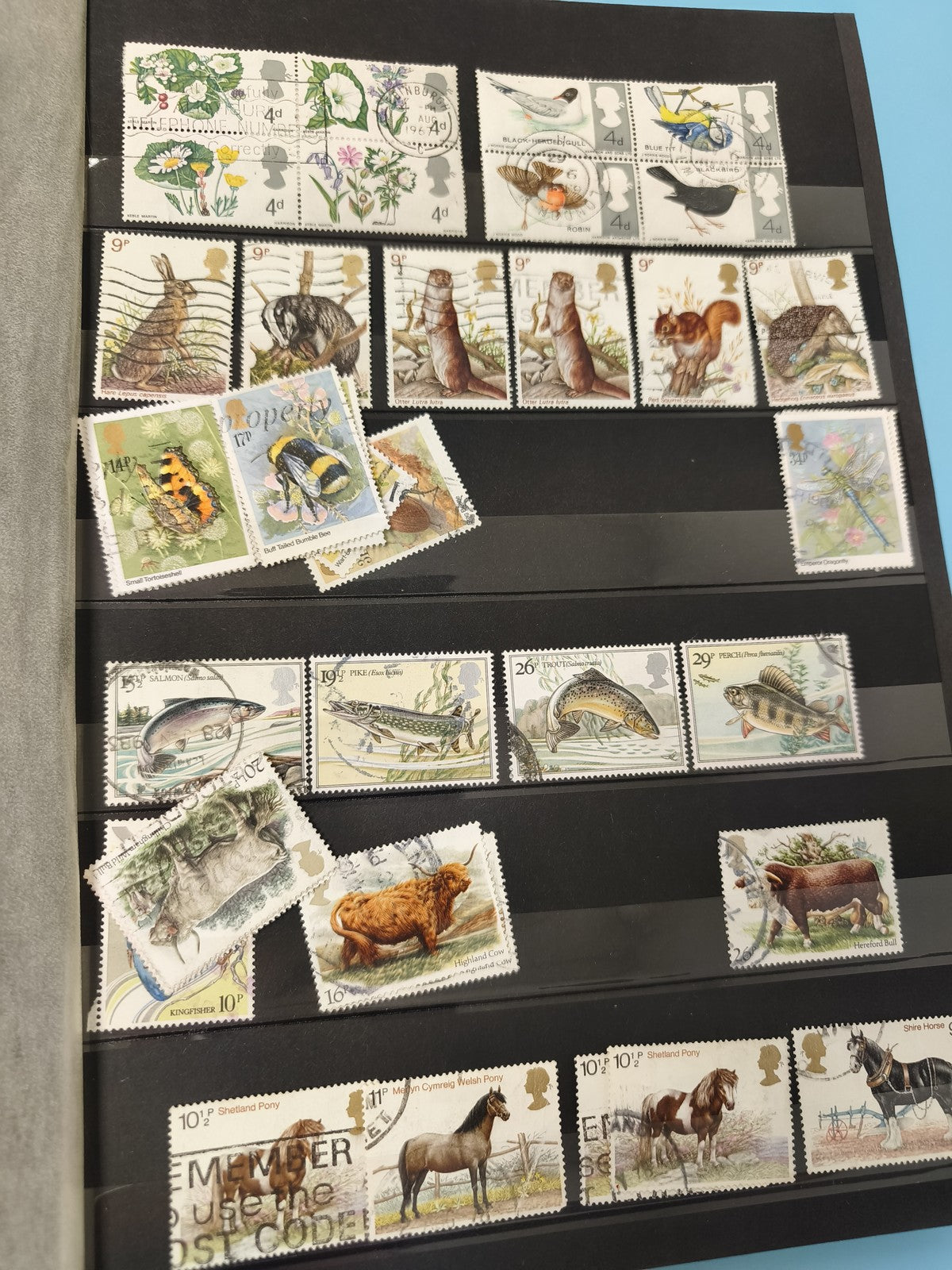 Lot anciens timbres oblitérés Angleterre faune flore chevaux collection vintage