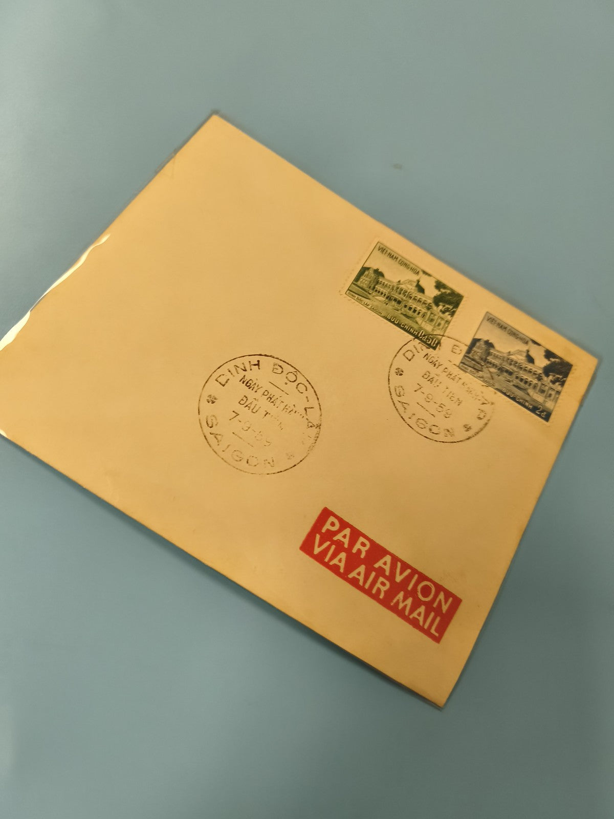 Ancienne enveloppe oblitérée Vietnam Saigon, timbres collection Par Avion philat