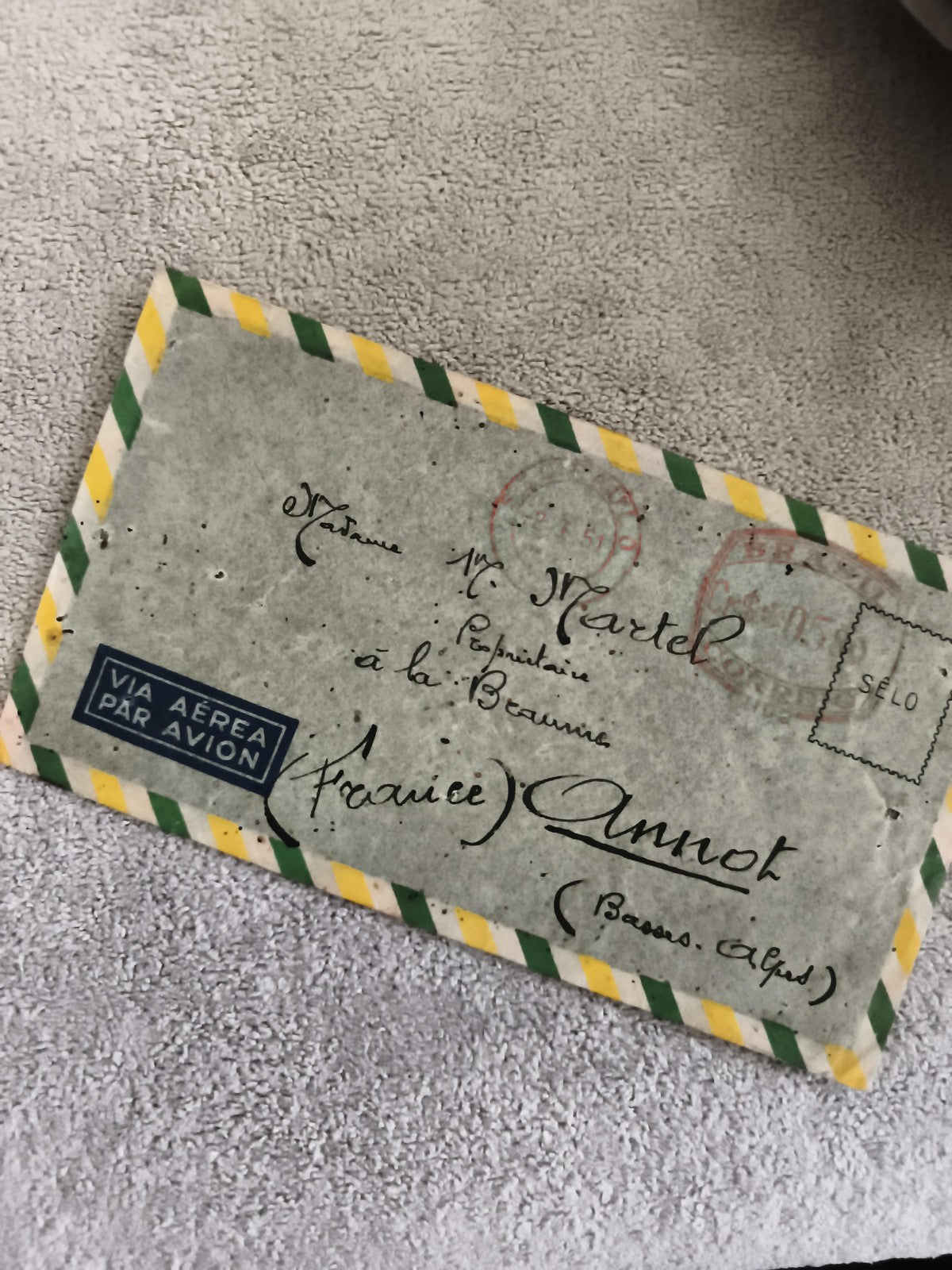 Lettre avion affranchie France enveloppe ancienne air mail via aerea philatélie
