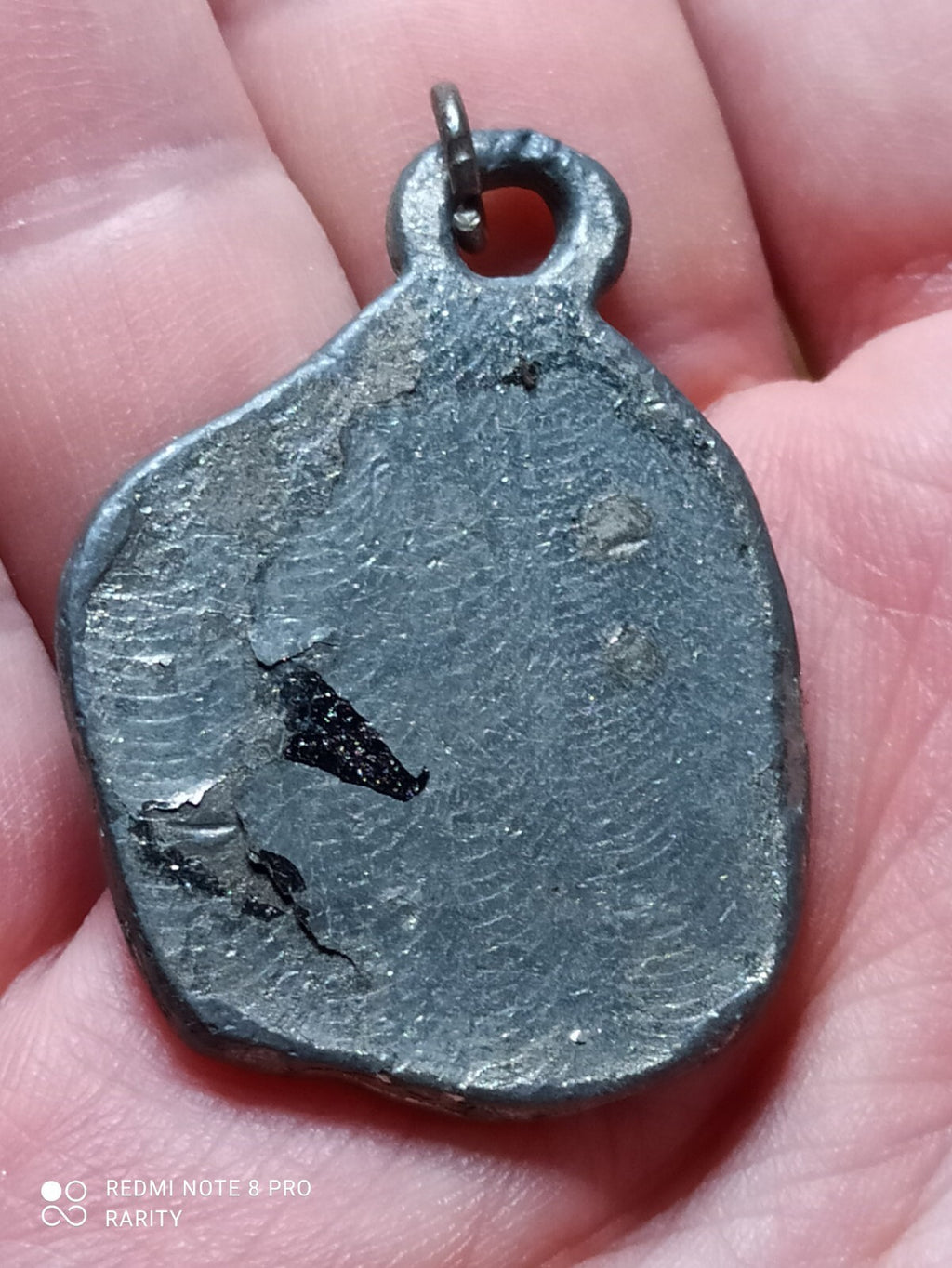 Pendentif vintage boxe anglaise bronze bleu émaillé gant rétro bijou