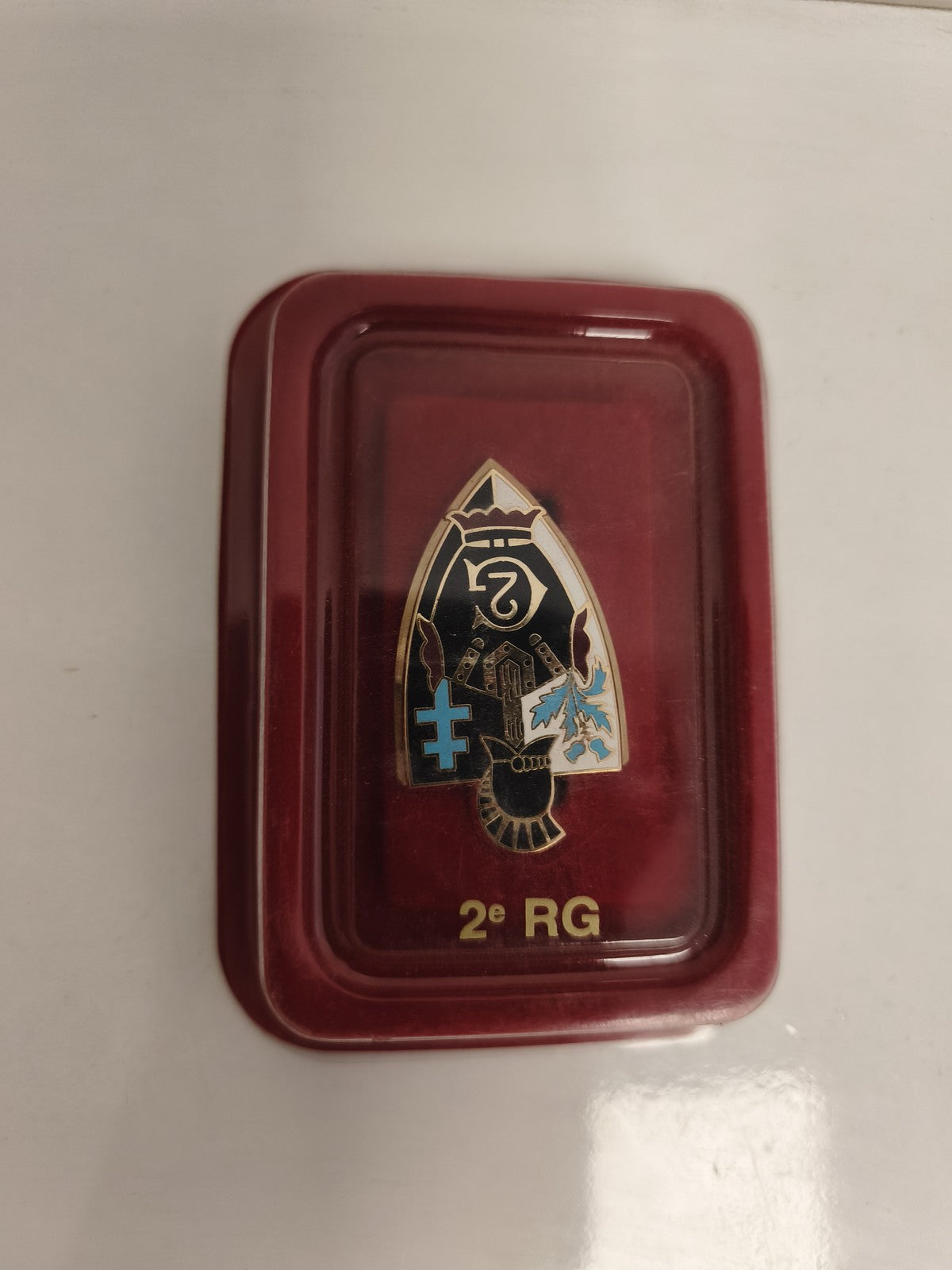 Insigne militaire 2e RG ancien, blason émaillé, vintage armée française