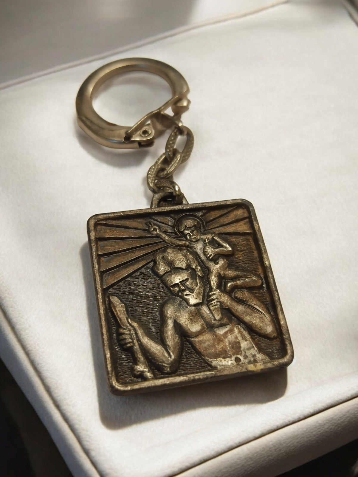 Porte-clés ancien métal Saint Christophe relief, vintage religieux Alsace vinico