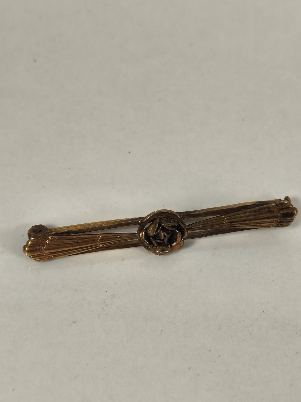 Broche vintage ancienne plaquée or signée, bijou rétro collection occasion