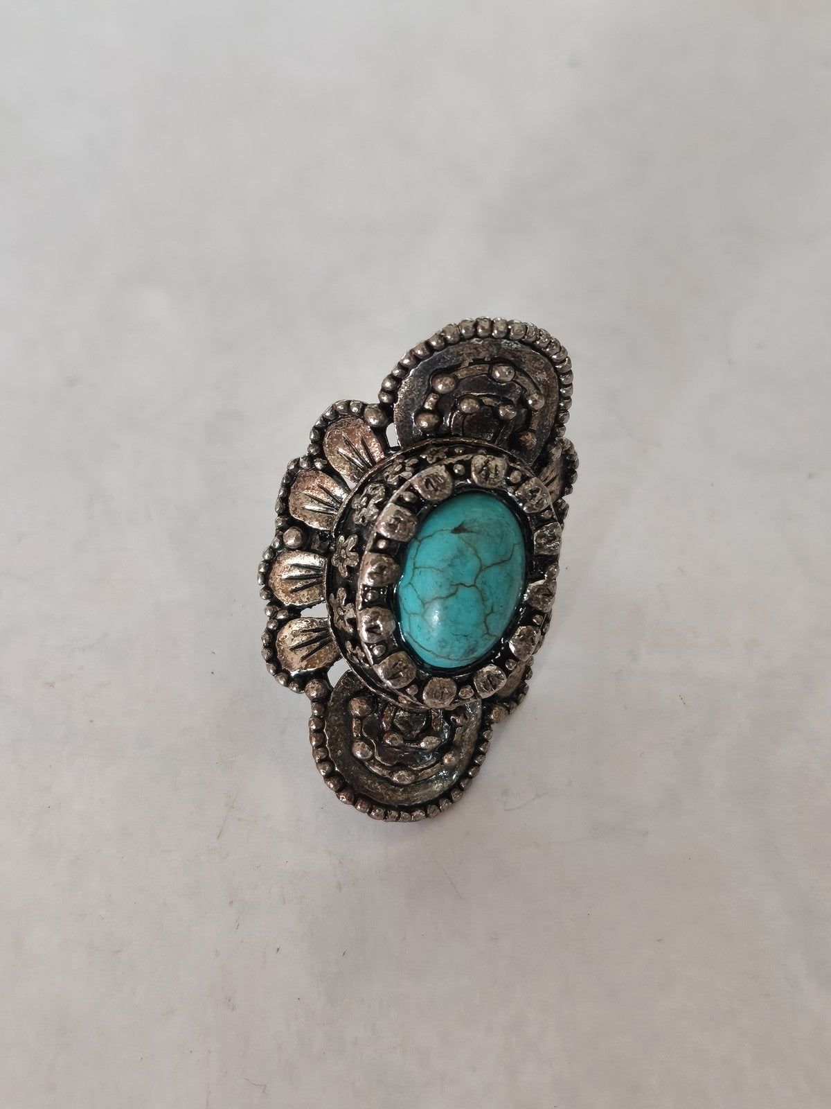 Bague ancienne vintage rétro pour collectionneur bijou d'époque authentique
