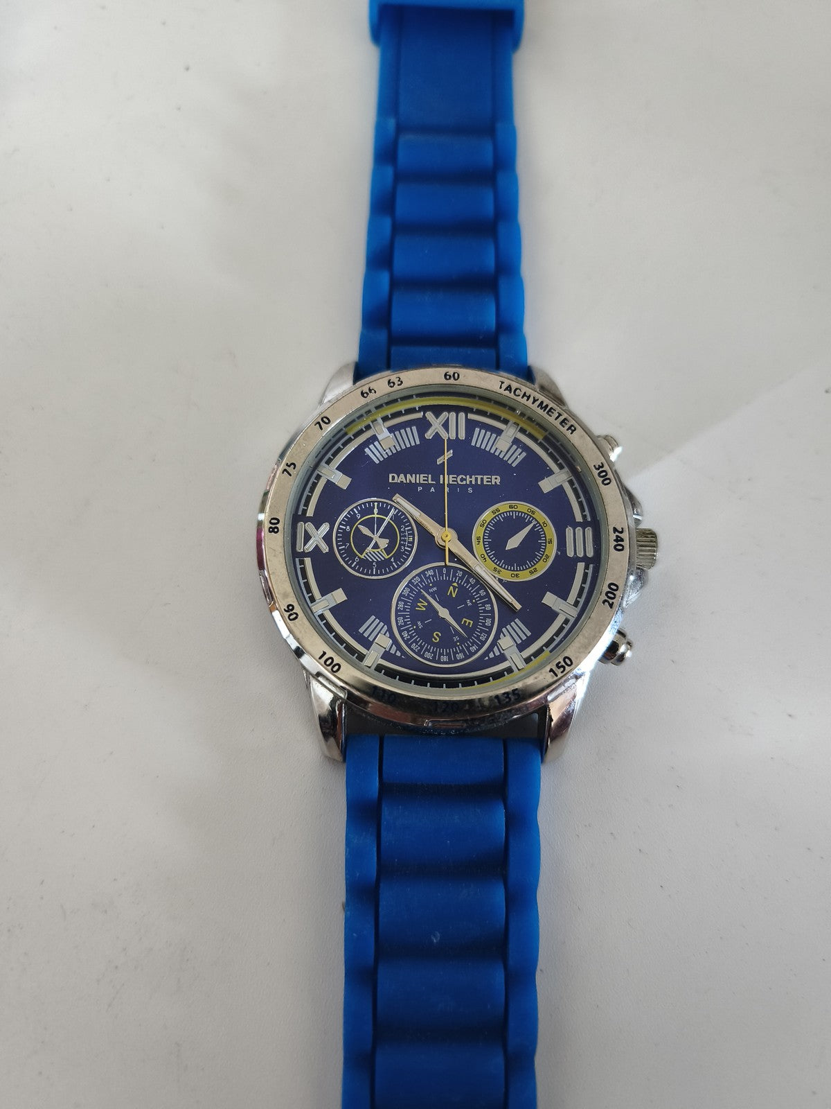 Montre vintage Daniel Hechter ancienne, montre rétro collection homme femme