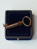 Clé ancienne vintage pour meuble, serrure rétro, finition métal vieilli déco