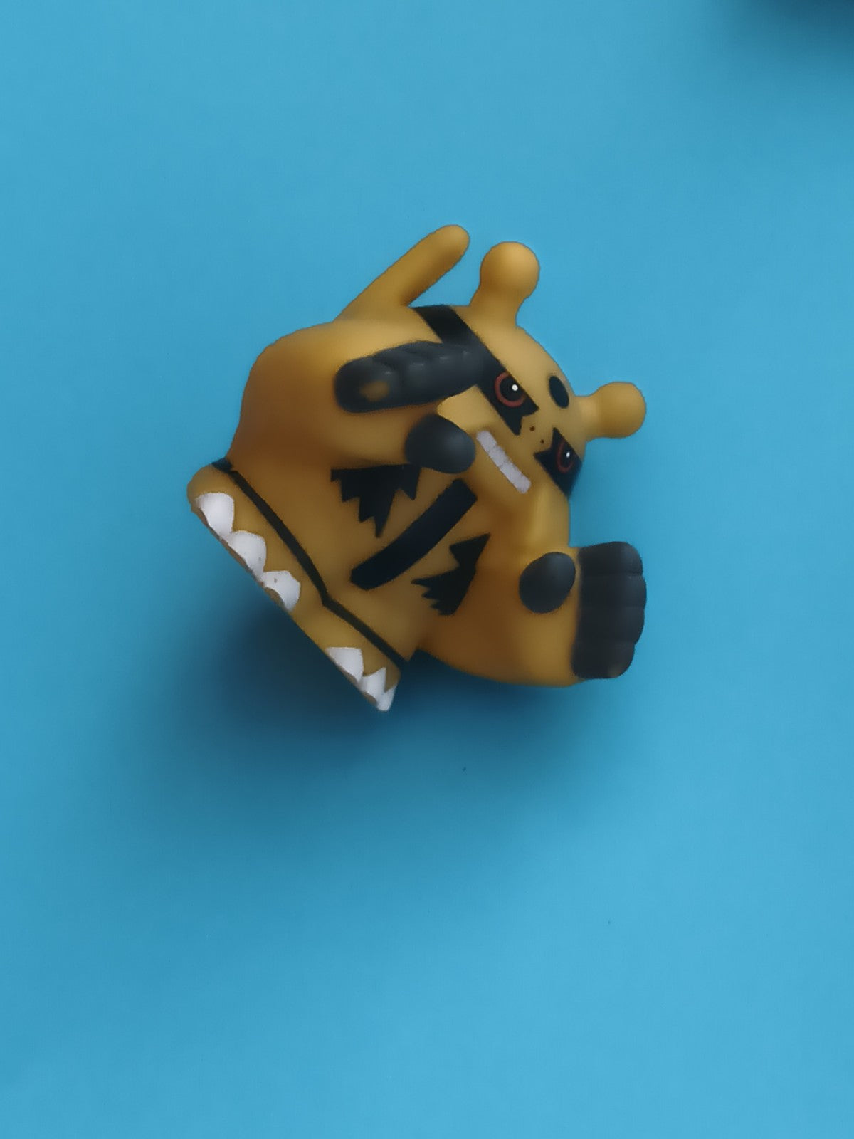 Marionnette doigt Pokémon Electivire figurine jaune noir finger puppet