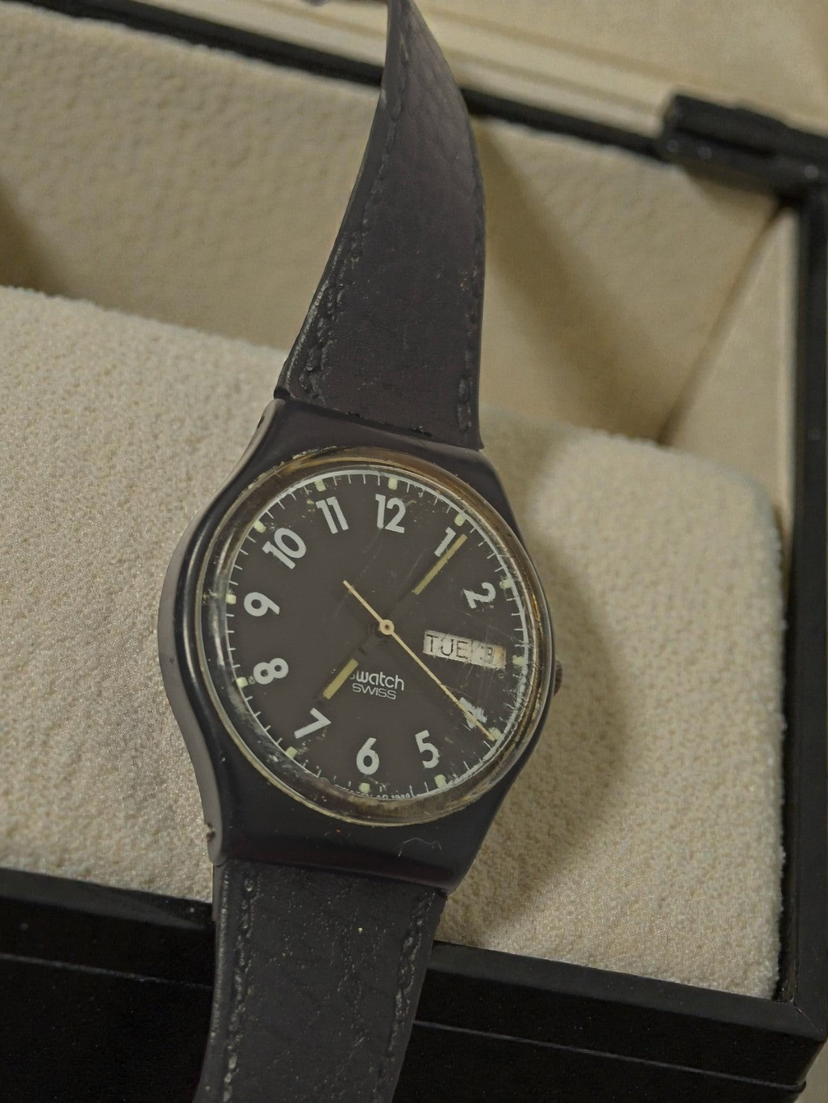 Montre Swatch homme vintage Swiss made noir jour/date rétro Irony ancien